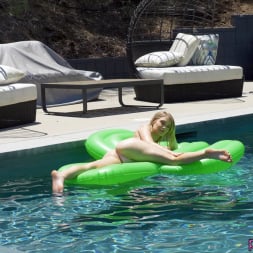 Anastasia Knight in 'Passion HD' Poolside Fever (Thumbnail 6)